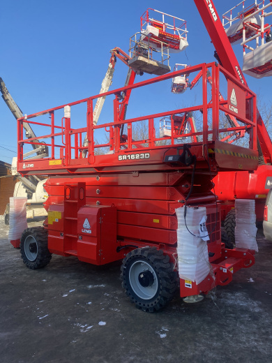 Ножничный дизельный подъемник LGMG SR1623D